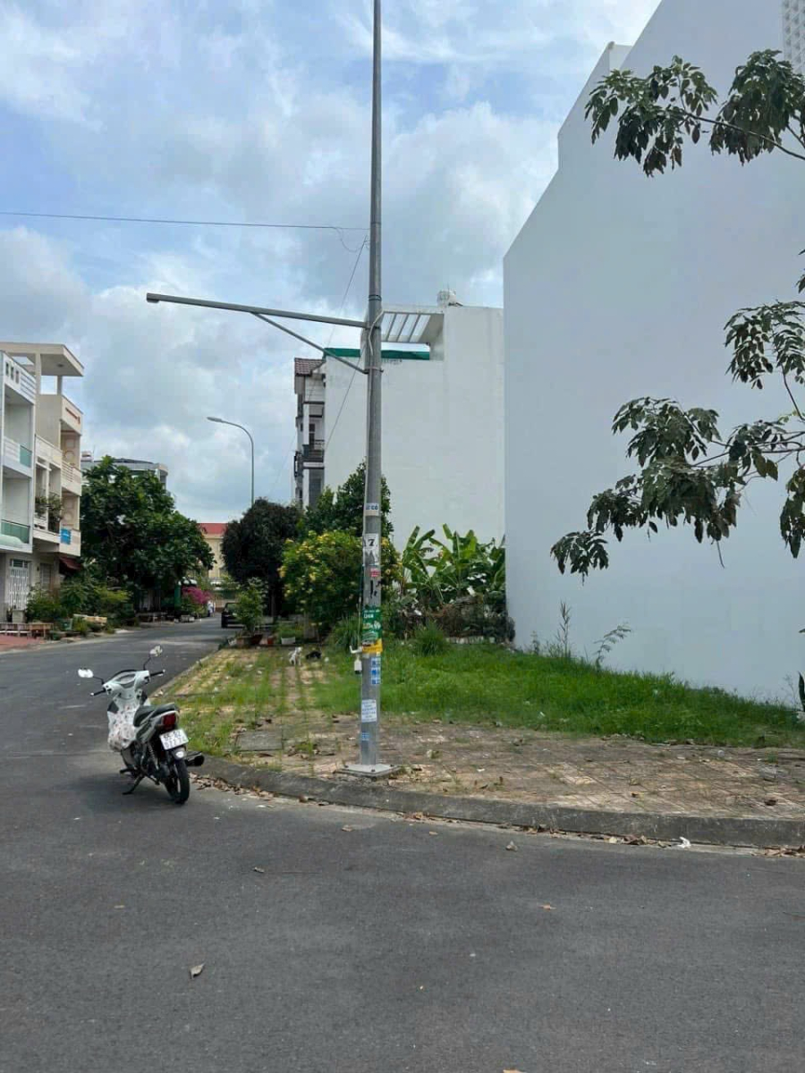 Bán nền góc đường B22 và B10 KDC Hưng Phú